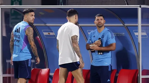 Kun sorprende con visita al entrenamiento de Argentina
