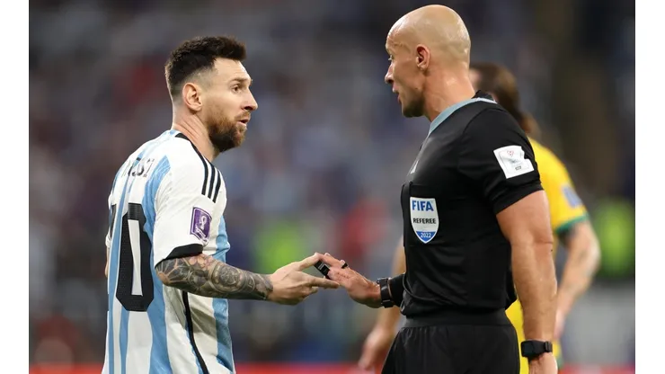 Marciniak dirigiendo a Argentina en Qatar