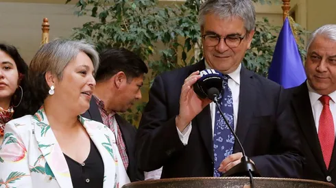 ¿De cuánto es el reajuste de sueldo para los trabajadores públicos?