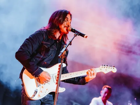 Juanes emociona al público chileno y sorprende con Cami en el escenario