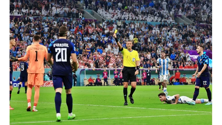 Argentina comenzó a timbrar boletos para la final después de un polémico penal sancionado por Daniele Orsato