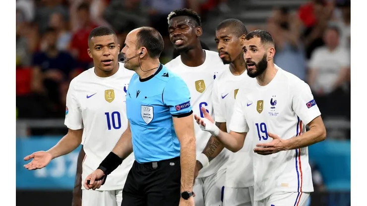 De la imagen solo Mbappé está presente en Qatar, Pogba, Kimpembe y Benzema están fuera por lesión.