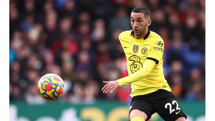 Hakim Ziyech defiende al Chelsea desde el 2020.