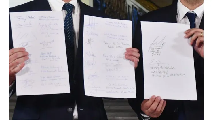 Los partidos políticos con representación parlamentaria logran acuerdo en el marco del proceso constituyente para avanzar en la redacción de una nueva Constitución.