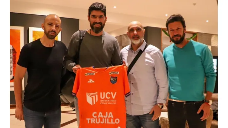 Abeu suma su quinta experiencia como entrenador de fútbol.