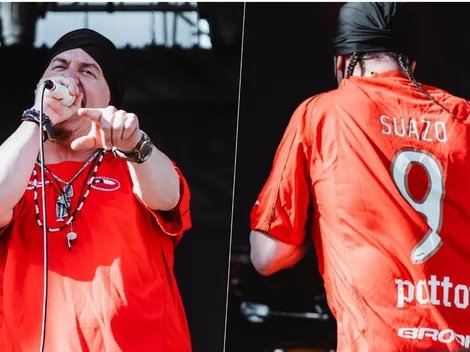 Mike Patton la rompe cantando con camiseta de Chupete Suazo