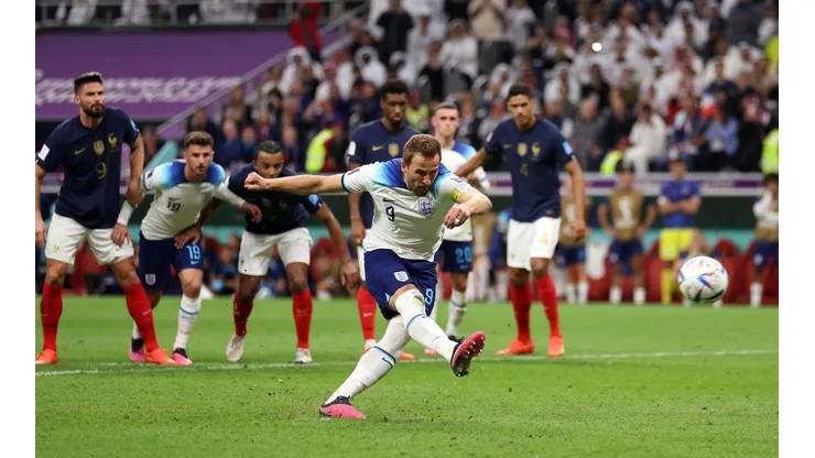Harry Kane la manda a las nubes