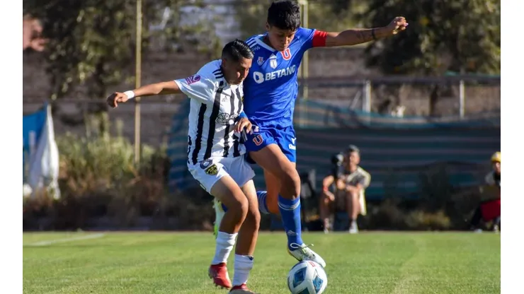 La U vence al Vial y es el primer finalista del torneo femenino