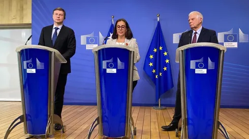 Canciller Urrejola junto a autoridades de la Unión Europea