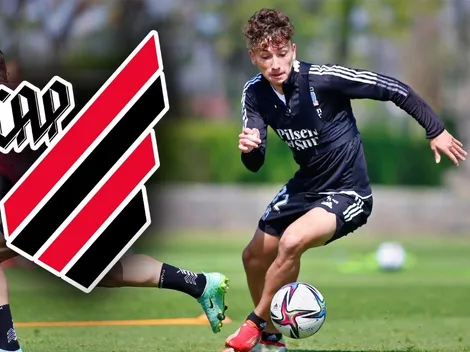 Arriagada parte a Brasil para integrarse al Athletico Paranaense