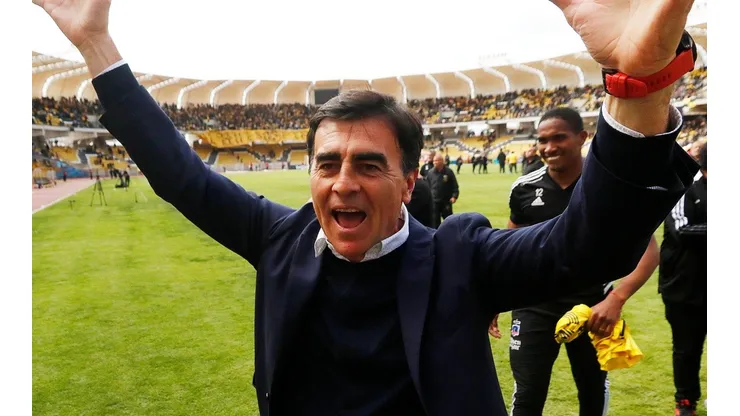 Club árabe le pregunta a Gustavo Quinteros en qué está en medio del Mundial de Qatar.