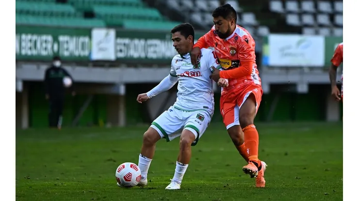Nicolás Maturana en acción por Cobreloa ante Deportes Temuco.