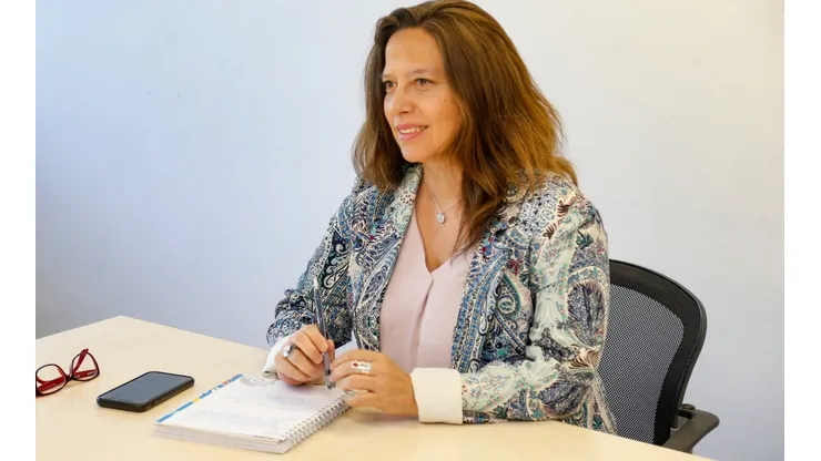 La ministra Alexandra Benado en la Asamblea del Consude