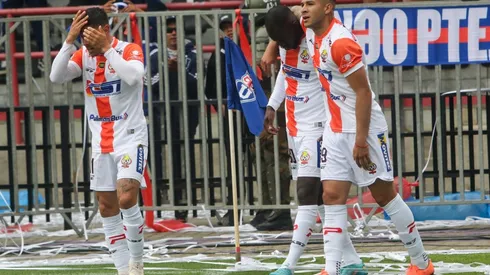 Cobresal materializó su clasificación a la Copa Sudamericana 2023 con una gran victoria ante Universidad de Chile en el Campeonato Nacional 2022.