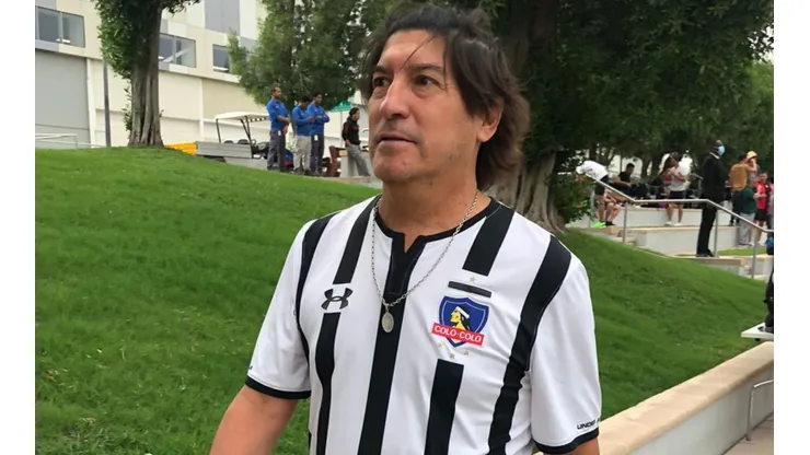 Iván Zamorano llegó con la camiseta de Colo Colo al amistoso de leyendas