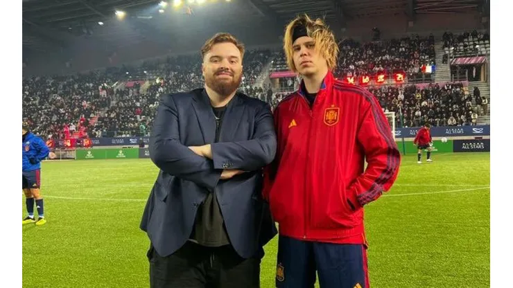 Ibai (izquierda) es un fanático del fútbol y defendió a Luis Enrique
