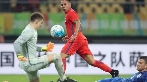 Dominik Livaković se estrenó con la selección de Croacia frente a Chile