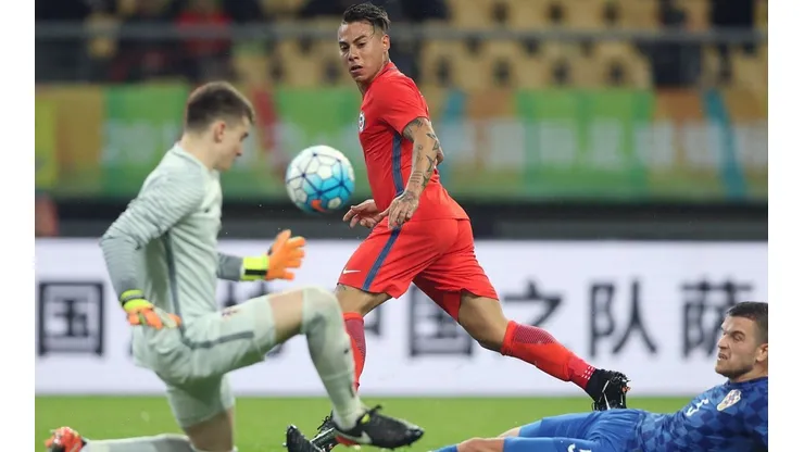 Dominik Livaković se estrenó con la selección de Croacia frente a Chile