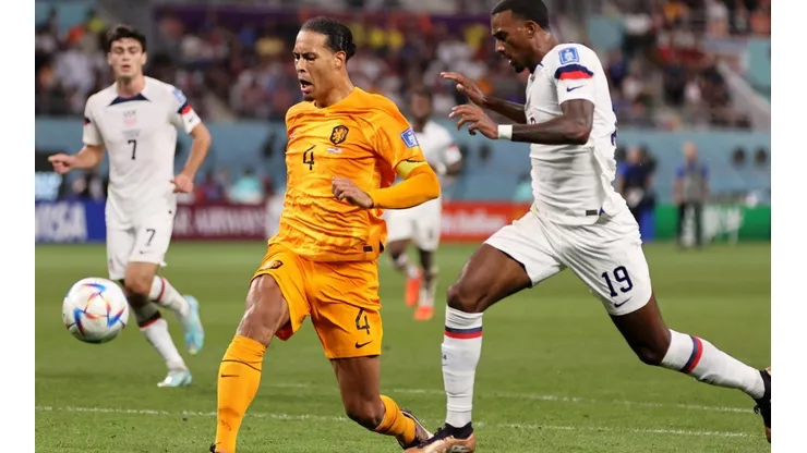 Van Dijk jugando contra Estados Unidos