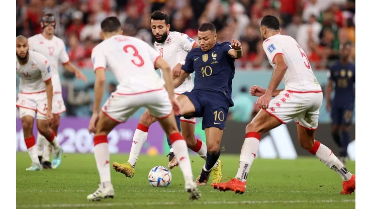 Francia enfrenta este domingo a Polonia por los octavos de final del Mundial.