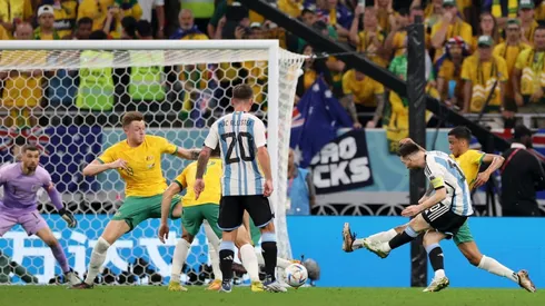 Lionel Messi abrió el camino para la sufrida victoria de Argentina ante Australia. La Albiceleste clasificada a cuartos de Qatar 2022.