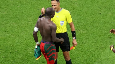 Vincent Aboubakar se ganó una expulsión cuando hizo historia