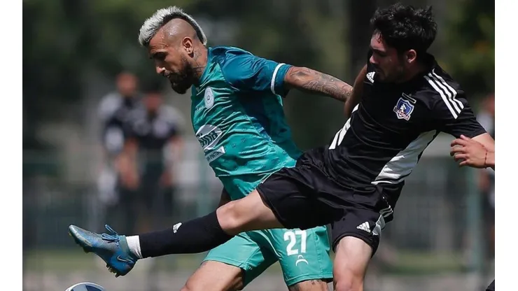 Arturo Vidal se vistió de corto en el amistoso de la proyección de Colo Colo ante Rodelindo Román.