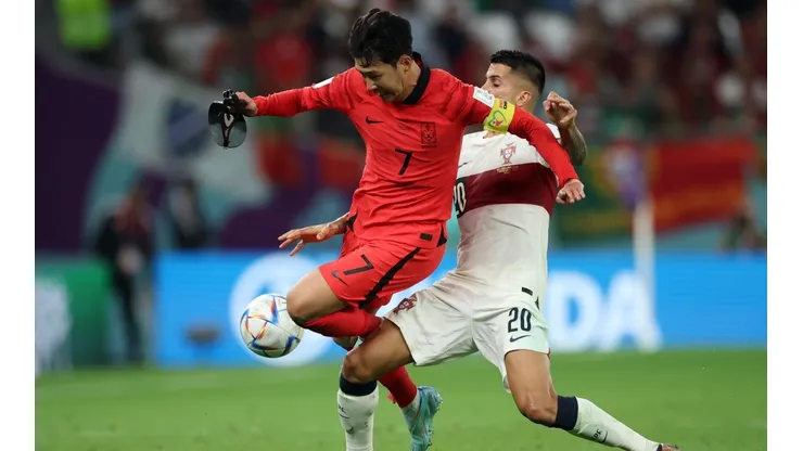 Son hasta se sacó la máscara para intentar meter a Corea del Sur en octavos de final
