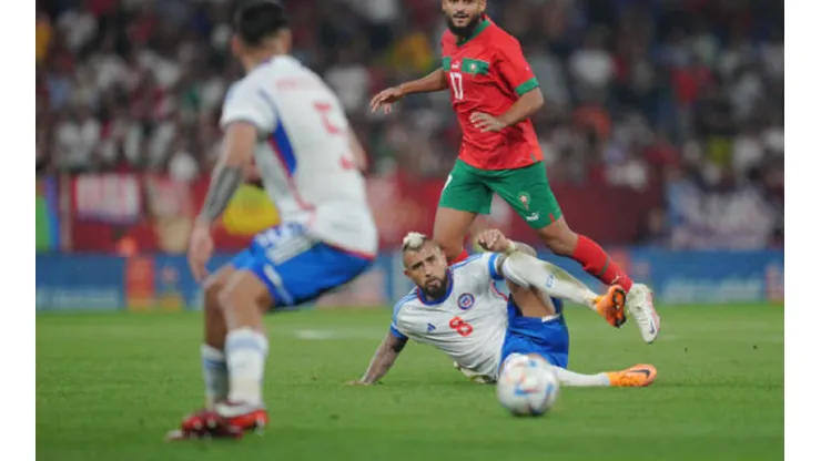 Arturo Vidal en acción en la derrota 2-0 que Chile sufrió ante Marruecos el 23 de septiembre de 2022.