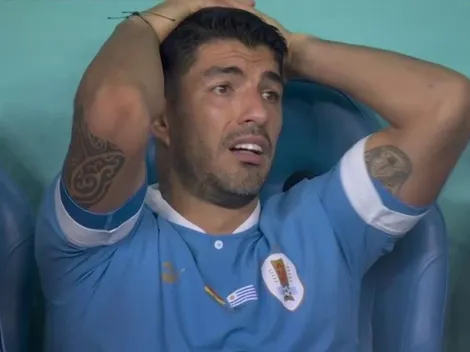 Luis Suárez sufre desde el banco la eliminación de Uruguay