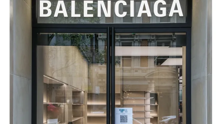 ¿Cuál es la polémica campaña de Balenciaga que generó repudio?