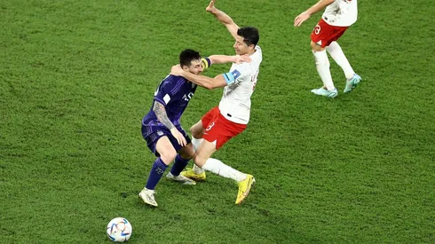 Lewandowski y Messi se encontraron dentro de la cancha y cruzaron algunas palabras.