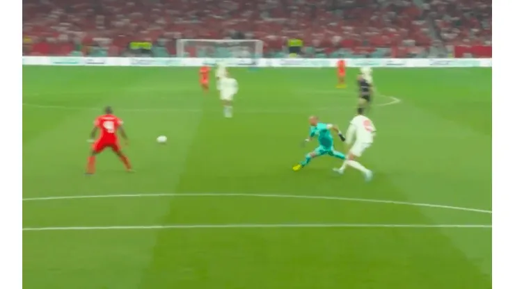 Milan Borjan se mandó un tremendo error en pleno partido