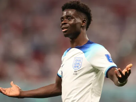 ¿Por qué no juega Bukayo Saka?