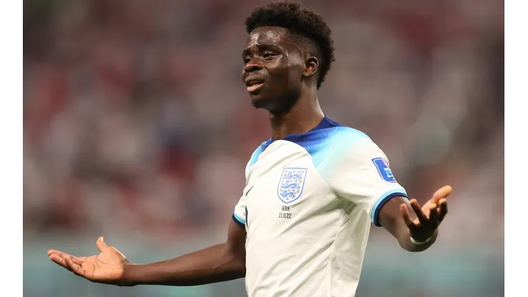 Saka no está en el once titular inglés.