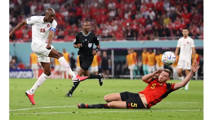 Atiba Hutchinson es el capitán de Canadá y tiene 39 años.