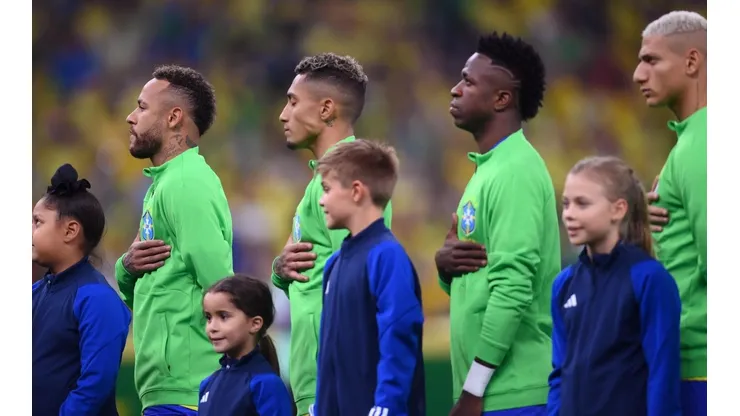 Entérate por qué los jugadores salen con niños a la cancha.