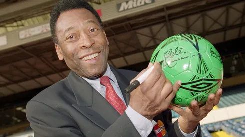 Pelé arenga a Brasil en la previa al debut en la Copa del Mundo.