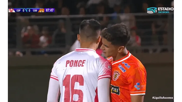 Camilo Ponce y Nicolás Palma expulsados en la ida de la final por el ascenso entre Copiapó y Cobreloa.