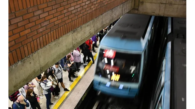 ¿A qué hora cierra Metro de Santiago este miércoles?