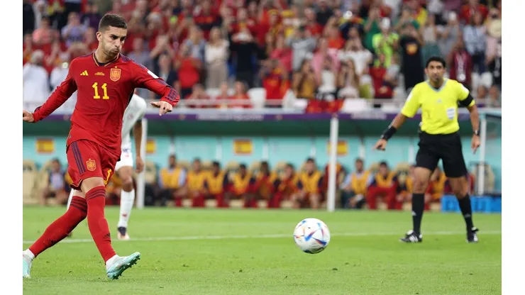 Así ejecutó Ferran Torres el penal que significó el primero de sus dos goles en el 7-0 de España ante Costa Rica por la primera jornada del Grupo E del Mundial 2022.