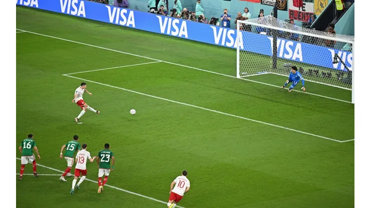 DT de Polonia respalda a Lewa tras el penal perdido en el debut contra México.