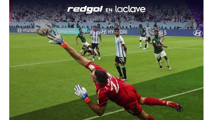 Damián Martínez en la acción del segundo gol de Arabia Saudita en el estreno de Argentina en el Mundial de Qatar 2022.