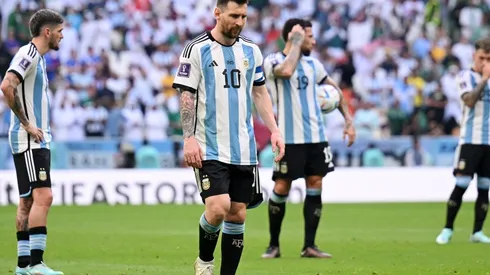 Argentina decepcionó en su debut y complica sus opciones de avanzar de fase.