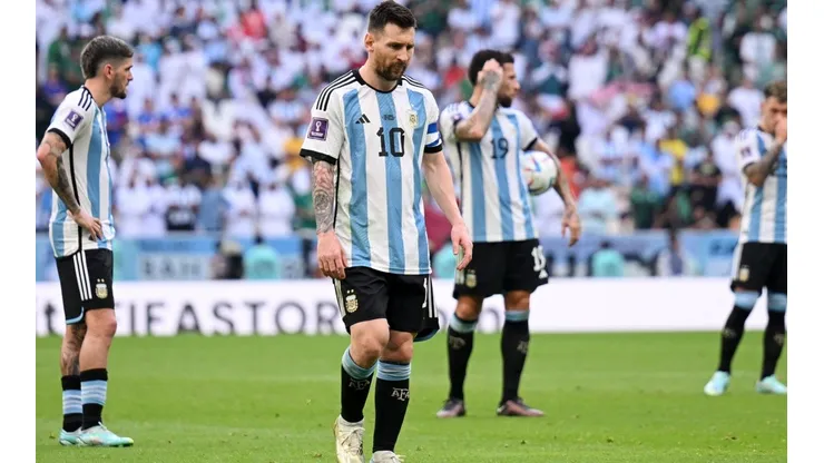 Argentina decepcionó en su debut y complica sus opciones de avanzar de fase.