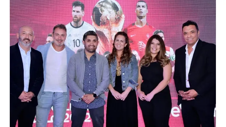 Rodrigo Vera, Marcelo Barticciotto, Patricio Barrera, Javiera Naranjo, Rocío Ayala y Claudio Palma. Falta Aldo Schiappacasse.