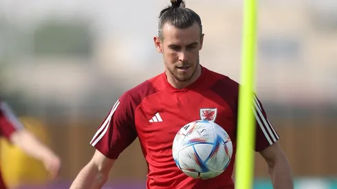 Bale durante un entrenamiento de Gales en Qatar