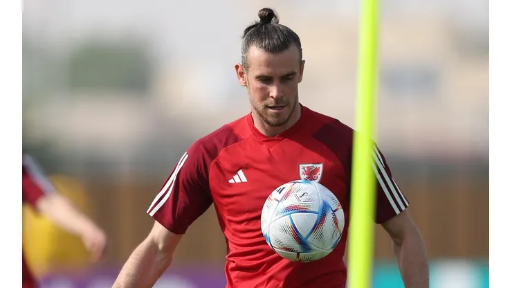 Bale durante un entrenamiento de Gales en Qatar