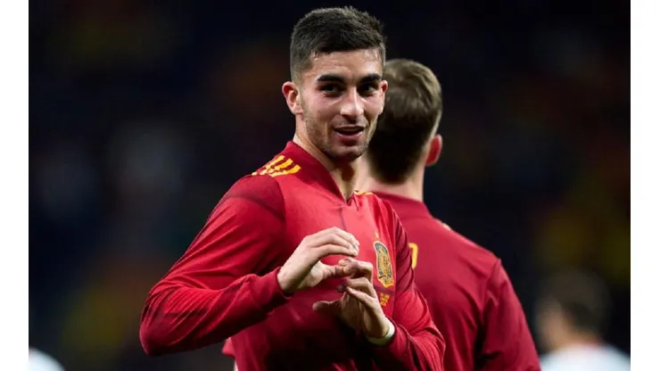 Ferran Torres luego de dedicarle un gol a su pareja, Sira.