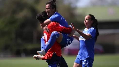 La U remonta y vence a Colo Colo Fem en el Superclásico